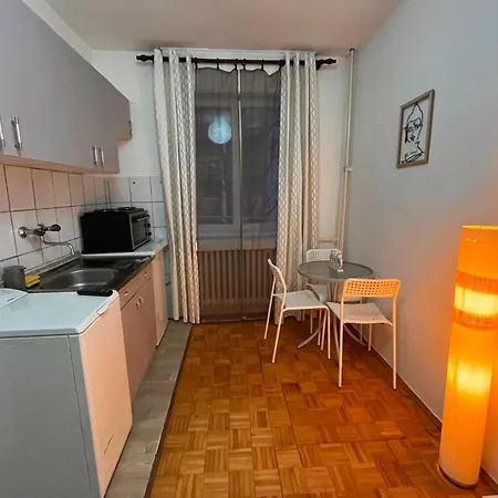 Stan Na Dan Causevac Centar Grada Zvornik